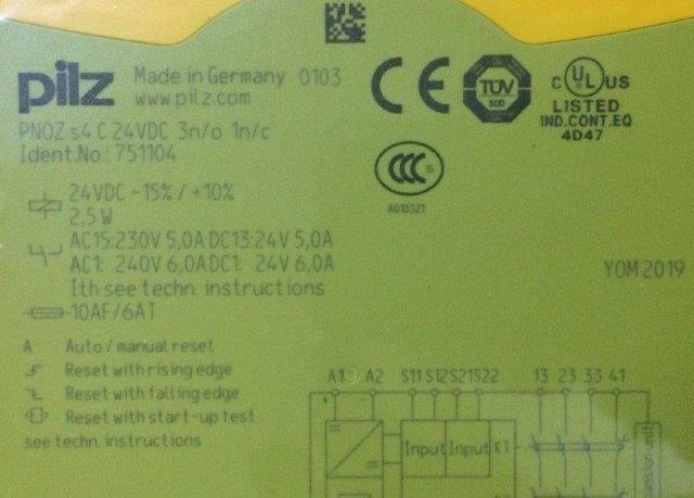 Pilz-751104-PNOZ S4 C 24VDC 2 N/O+1 N/C - 1